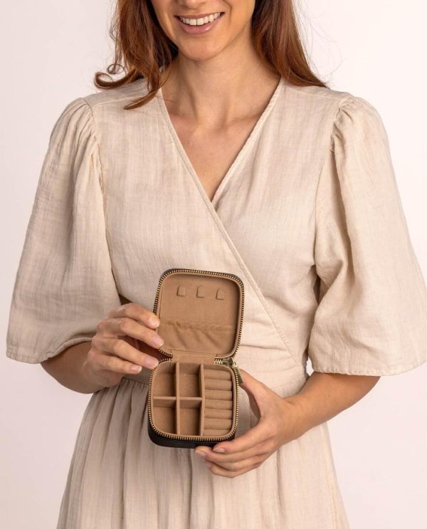 Hoangholliday.shop3488b26eb8 2